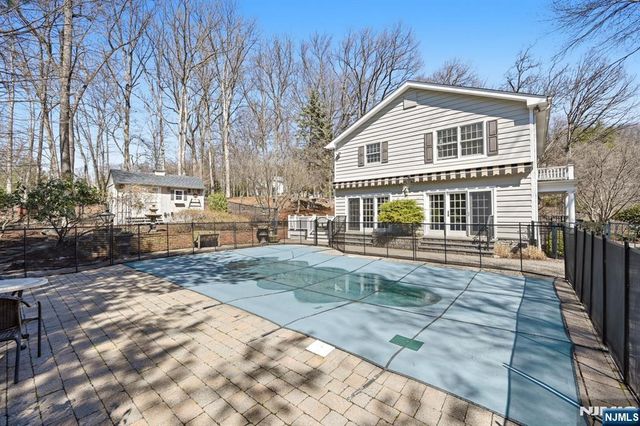 760 Rivenwood Road, Franklin Lakes, NJ 07417