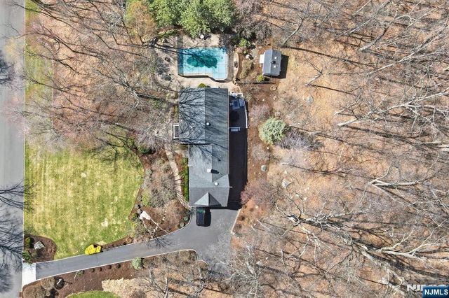 760 Rivenwood Road, Franklin Lakes, NJ 07417