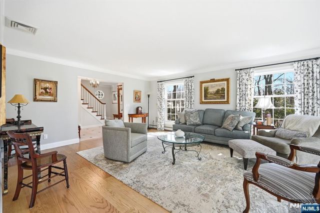760 Rivenwood Road, Franklin Lakes, NJ 07417