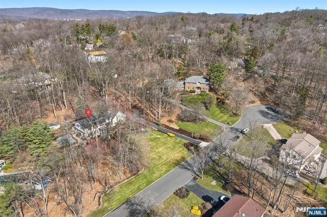 760 Rivenwood Road, Franklin Lakes, NJ 07417