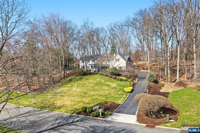 760 Rivenwood Road, Franklin Lakes, NJ 07417