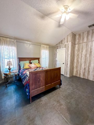 4149 Henderson Road, Clinton, AR 72031