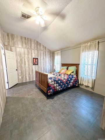 4149 Henderson Road, Clinton, AR 72031