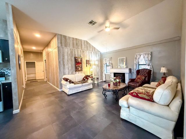 4149 Henderson Road, Clinton, AR 72031