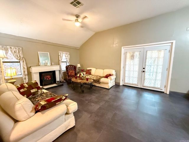 4149 Henderson Road, Clinton, AR 72031