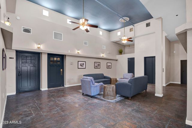 5753 W GLENDALE Avenue 206, Glendale, AZ 85301