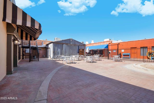 5753 W GLENDALE Avenue 206, Glendale, AZ 85301