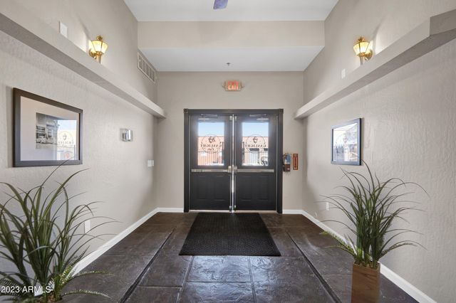 5753 W GLENDALE Avenue 206, Glendale, AZ 85301