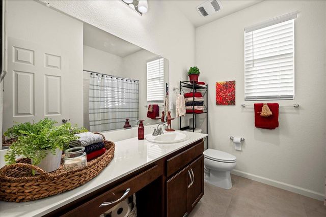 770 Valencia St, Lincoln, CA 95648