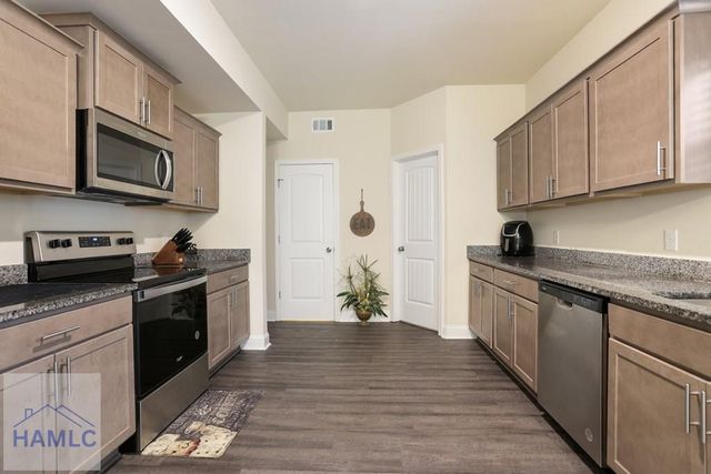 723 Mill Creek Circle, Hinesville, GA 31313