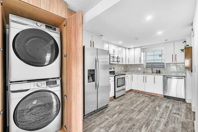 3051 NE 48TH Street 301, Fort Lauderdale, FL 33308