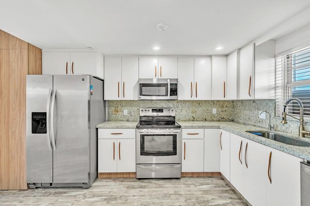 3051 NE 48TH Street 301, Fort Lauderdale, FL 33308