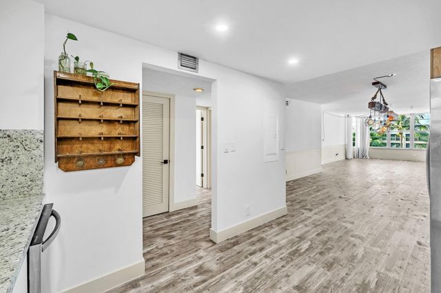 3051 NE 48TH Street 301, Fort Lauderdale, FL 33308