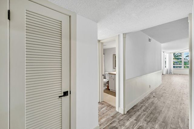 3051 NE 48TH Street 301, Fort Lauderdale, FL 33308