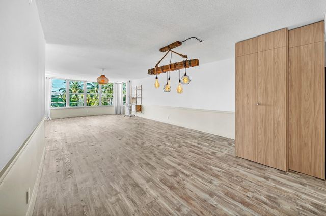 3051 NE 48TH Street 301, Fort Lauderdale, FL 33308