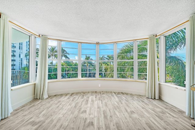 3051 NE 48TH Street 301, Fort Lauderdale, FL 33308