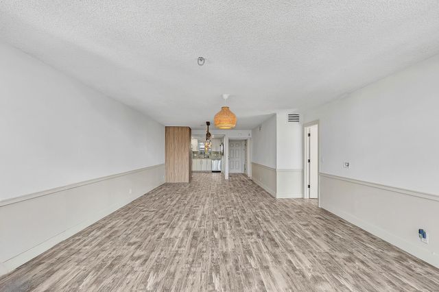 3051 NE 48TH Street 301, Fort Lauderdale, FL 33308