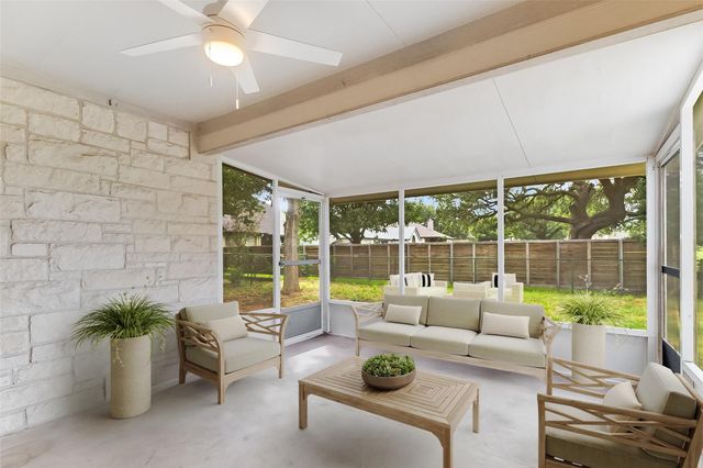 220 Fox XING, Burnet, TX 78611