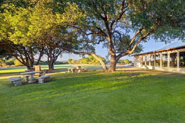 220 Fox XING, Burnet, TX 78611