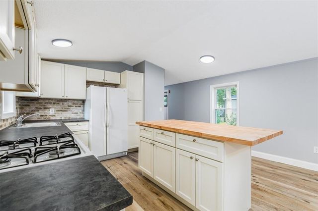 311 Friar Tuck Drive, Exeter, NH 03833