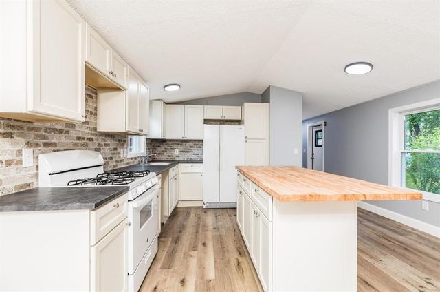 311 Friar Tuck Drive, Exeter, NH 03833