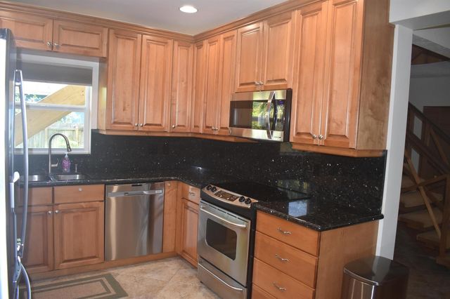 5345 Palm Way, Lake Worth, FL 33463