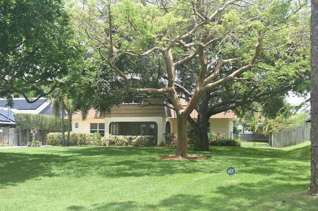 5345 Palm Way, Lake Worth, FL 33463