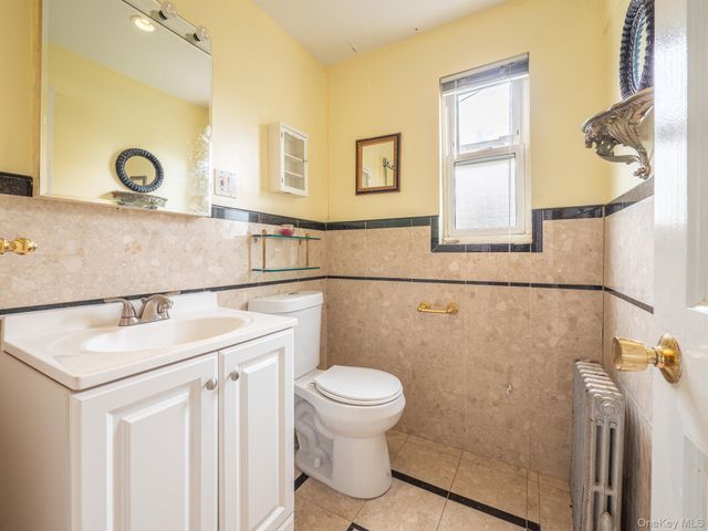 75-75 180th Street, Fresh Meadows, NY 11366