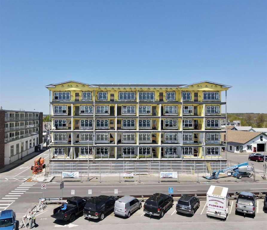 Image 1 of property listing at 315 Ocean Blvd # 301, Hampton, NH 03842