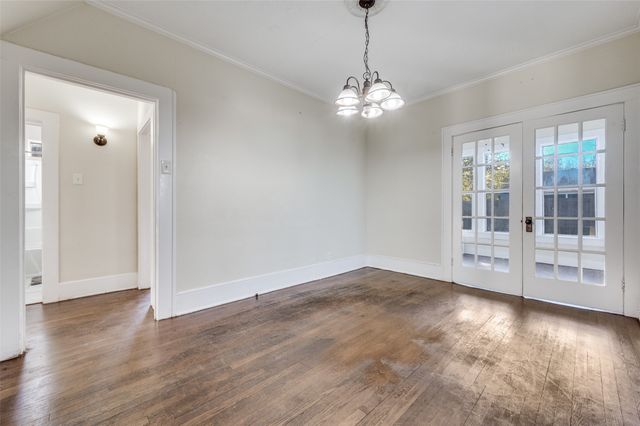 419 N Frances Street, Dallas, TX 75211