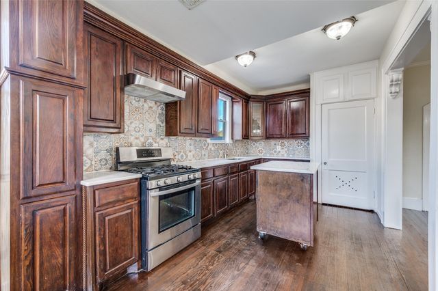 419 N Frances Street, Dallas, TX 75211