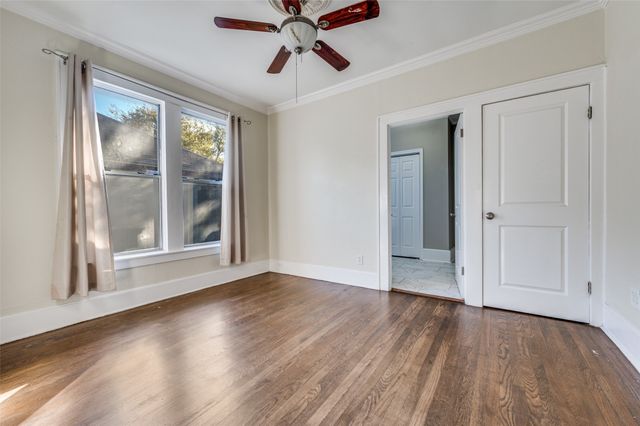 419 N Frances Street, Dallas, TX 75211