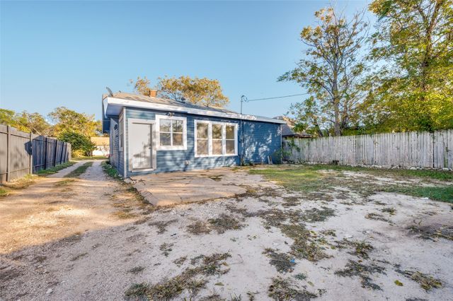 419 N Frances Street, Dallas, TX 75211