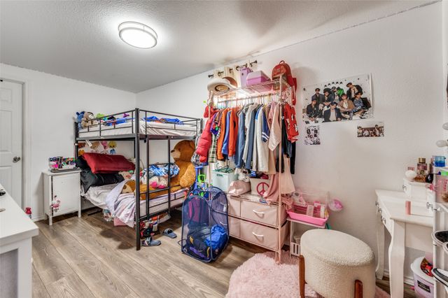 419 N Frances Street, Dallas, TX 75211