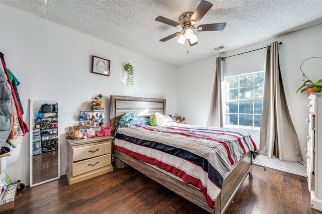 419 N Frances Street, Dallas, TX 75211