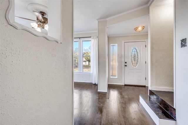 419 N Frances Street, Dallas, TX 75211