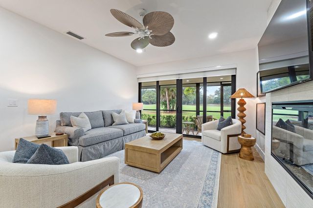 150 Old Meadow Way, Palm Beach Gardens, FL 33418