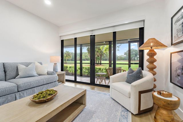 150 Old Meadow Way, Palm Beach Gardens, FL 33418