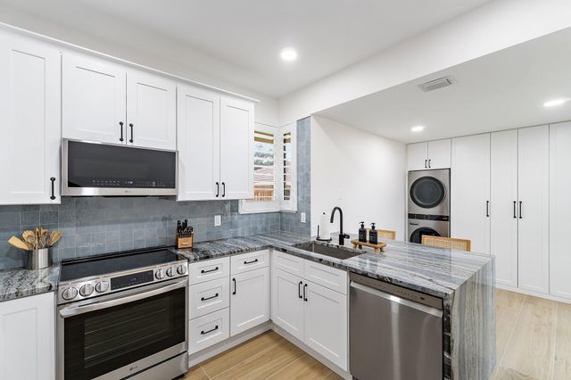 150 Old Meadow Way, Palm Beach Gardens, FL 33418