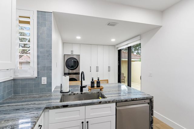 150 Old Meadow Way, Palm Beach Gardens, FL 33418