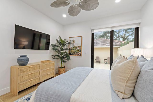 150 Old Meadow Way, Palm Beach Gardens, FL 33418