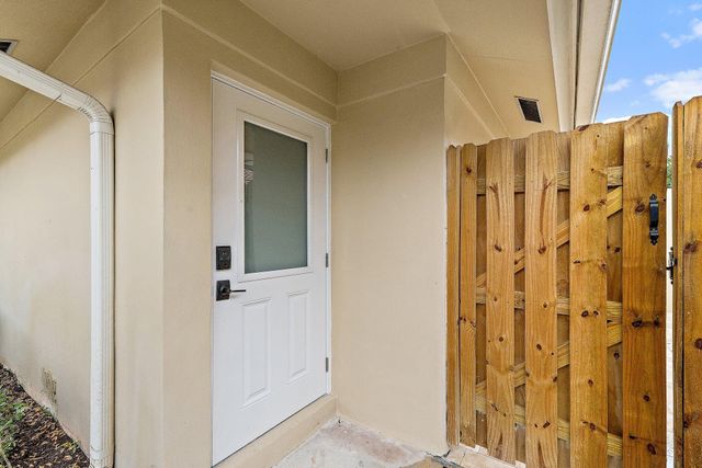 150 Old Meadow Way, Palm Beach Gardens, FL 33418