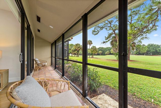 150 Old Meadow Way, Palm Beach Gardens, FL 33418