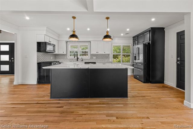 5722 Raven Road, Bloomfield Hills, MI 48301
