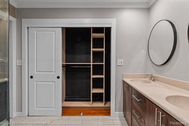 5722 Raven Road, Bloomfield Hills, MI 48301