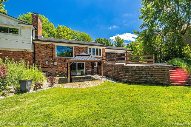 5722 Raven Road, Bloomfield Hills, MI 48301