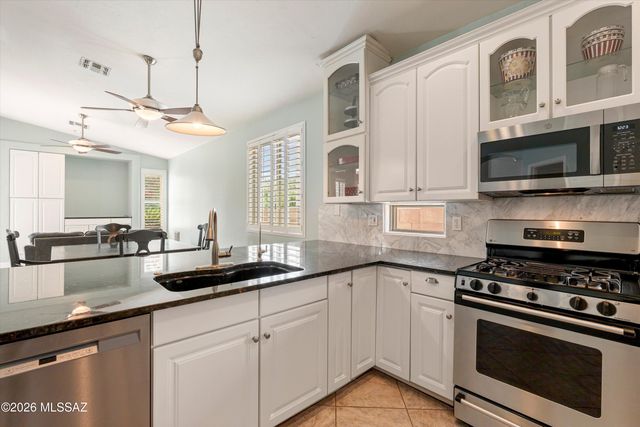 327 W Klinger Canyon Drive, Oro Valley, AZ 85755