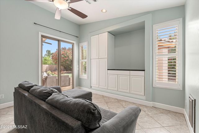 327 W Klinger Canyon Drive, Oro Valley, AZ 85755