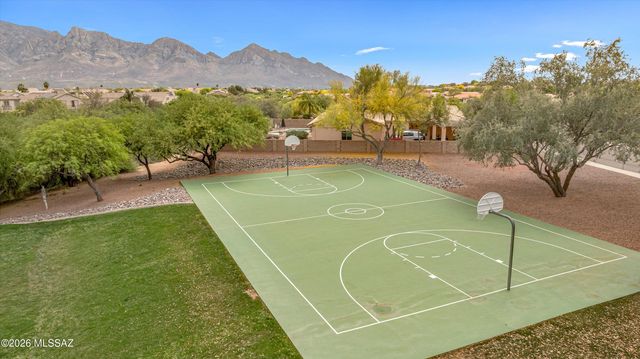 327 W Klinger Canyon Drive, Oro Valley, AZ 85755