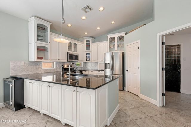 327 W Klinger Canyon Drive, Oro Valley, AZ 85755